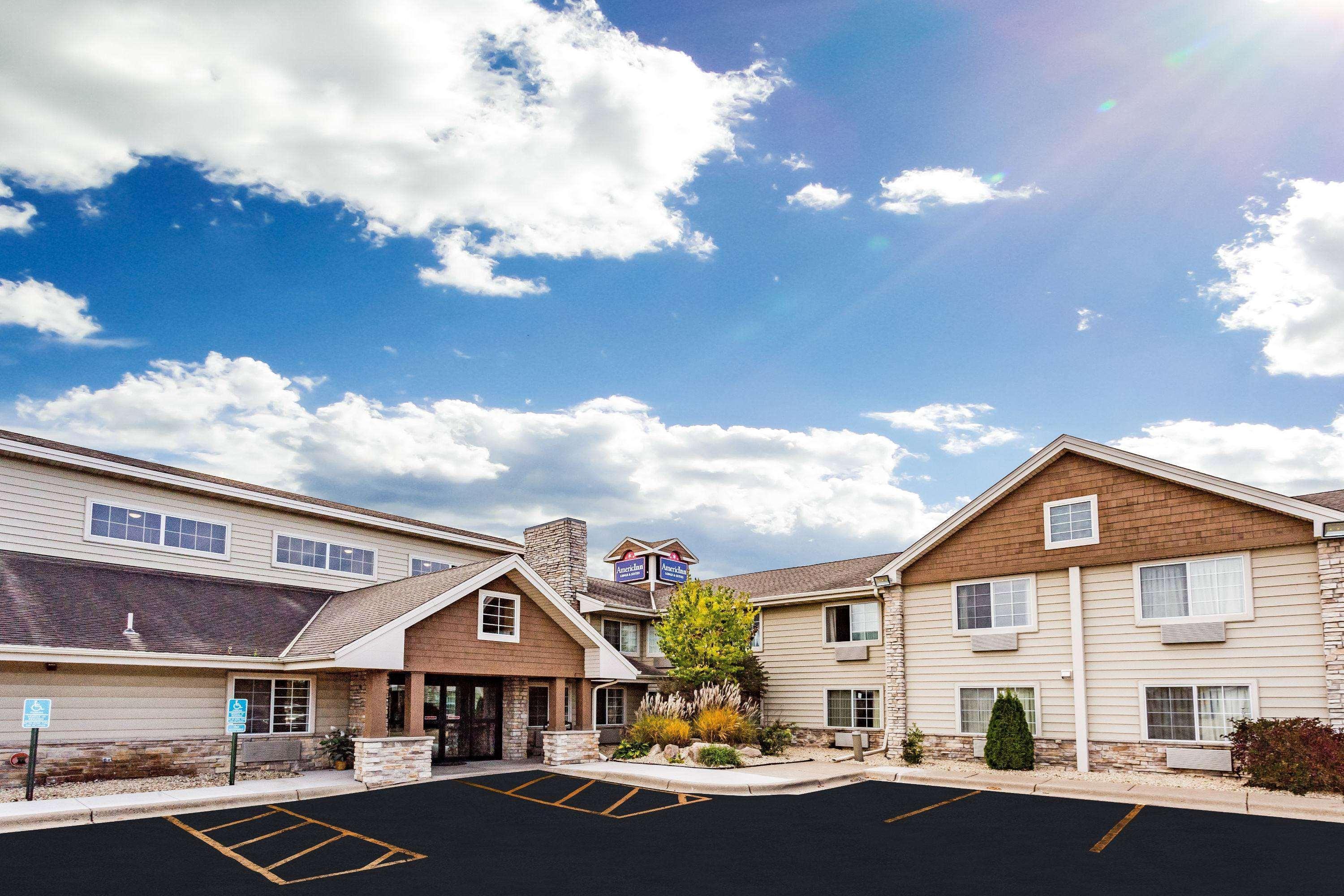 Americinn By Wyndham Hotel And Suites Long Lake Exterior photo